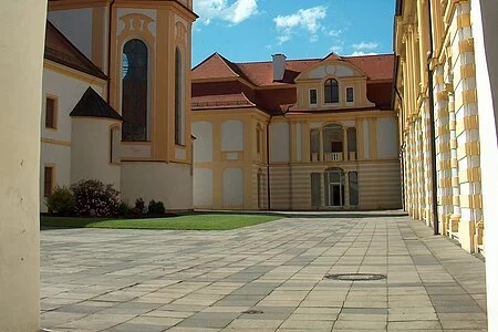 Gabrielihof im Kloster Rebdorf