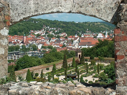 Blick über den Bastionsgarten und die Stadt